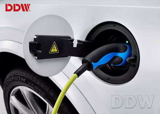 আউটডোর আইএসও 900001 চার্জ পাইল ডিজিটাল সাইনেজ 70 ইঞ্চি ডিডিডাব্লিউ-এডি 7001 এস শক্তি কার জন্য 2500 নিট